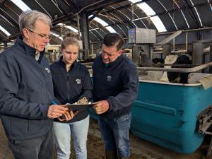 Aidan Cushnahan discusses management of the SusMilk Project with Sophie Robinson and Philip Carson from AFBI, Hillsborough